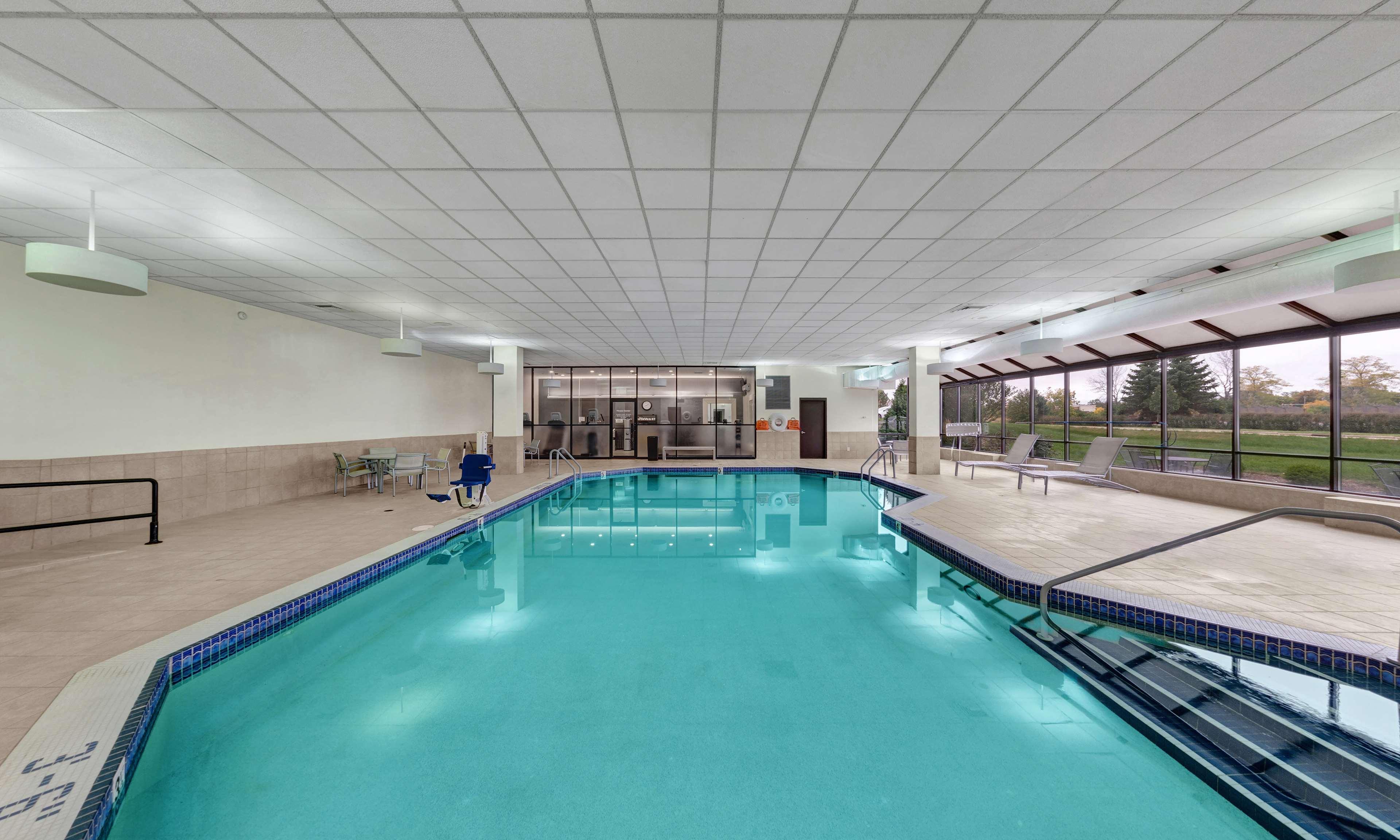 Embassy Suites By Hilton Milwaukee Брукфилд Экстерьер фото