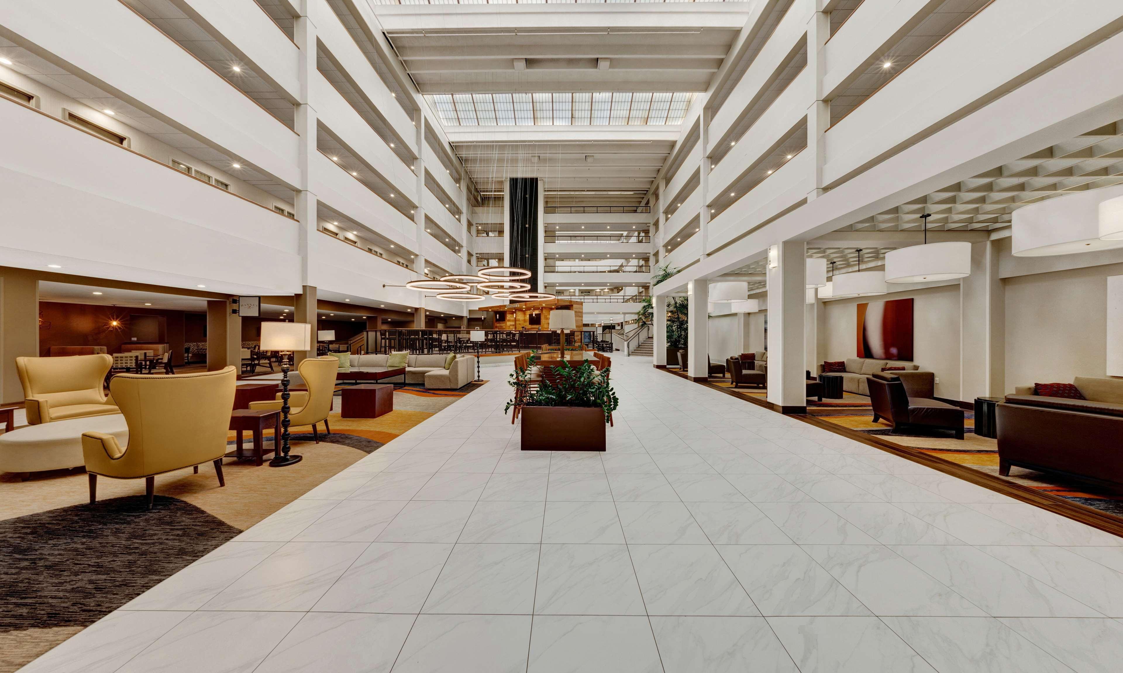 Embassy Suites By Hilton Milwaukee Брукфилд Экстерьер фото